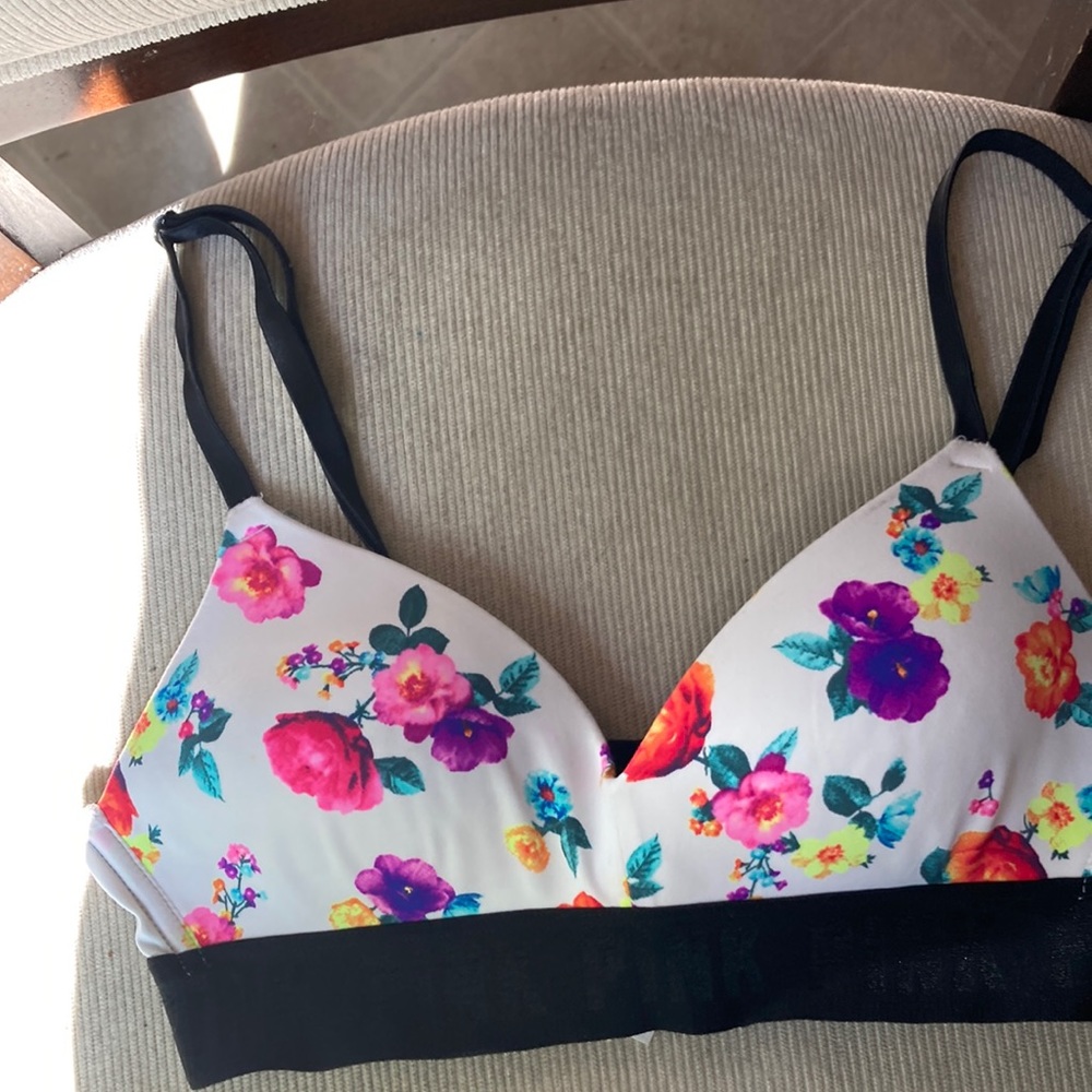 Pink victoria’s Secret 32 a floral bra